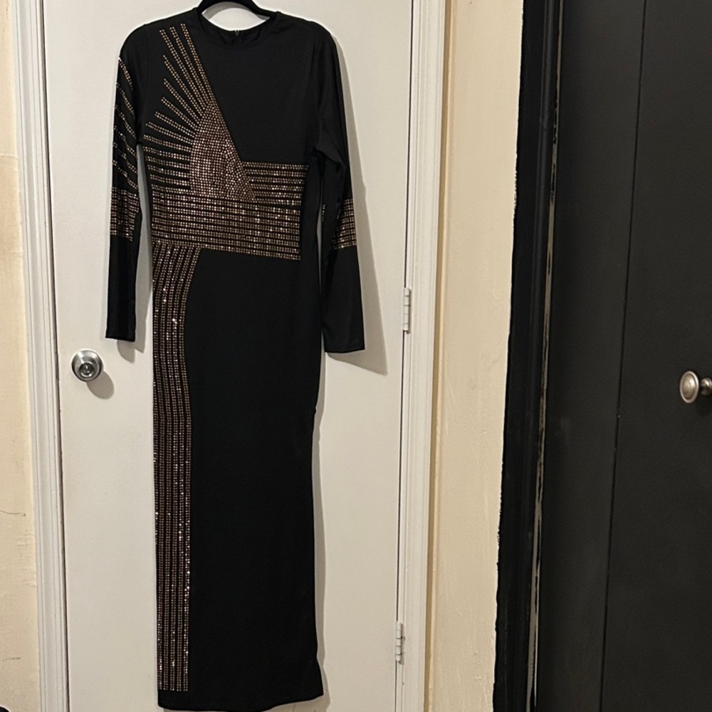 Chic Black and Gold Long Sleeve Dress